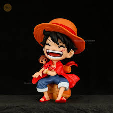 Luffy Laughing Sitting 12cm Figure